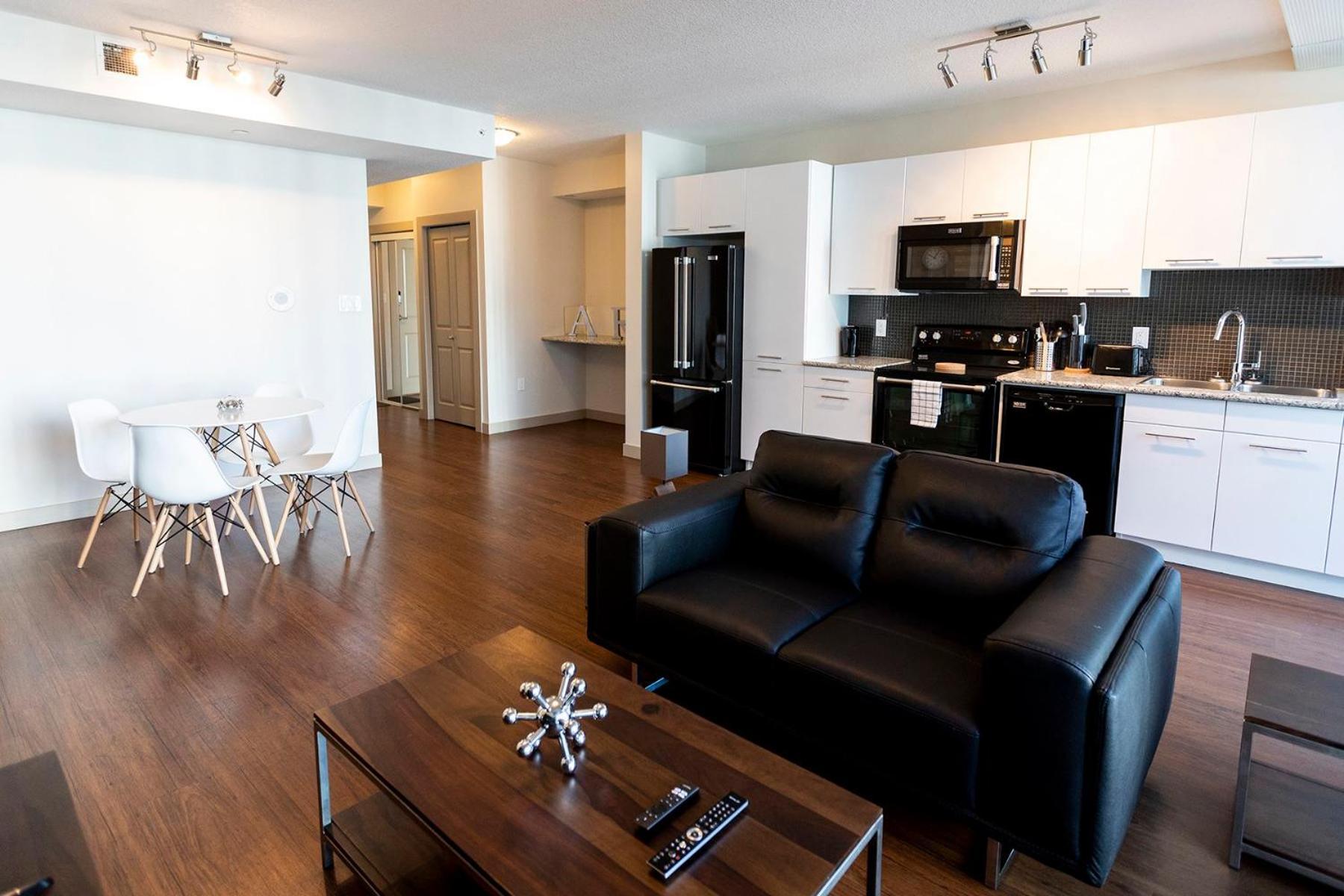 Mayfair Luxe Suites Premium By Corporate Stays Edmonton Exteriér fotografie