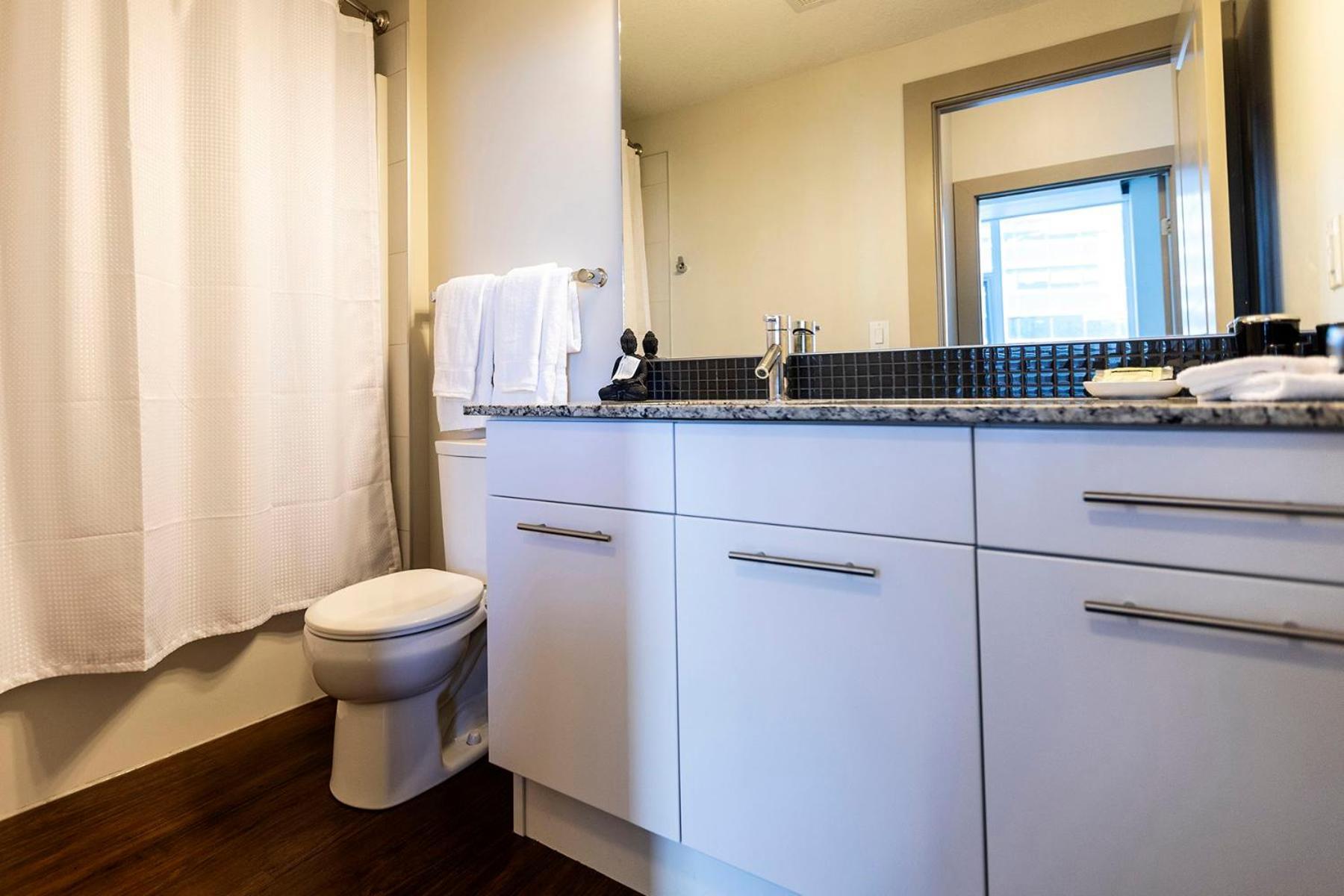 Mayfair Luxe Suites Premium By Corporate Stays Edmonton Exteriér fotografie