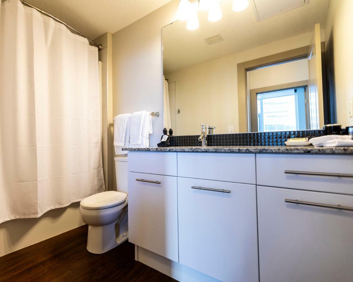 Mayfair Luxe Suites Premium By Corporate Stays Edmonton Exteriér fotografie